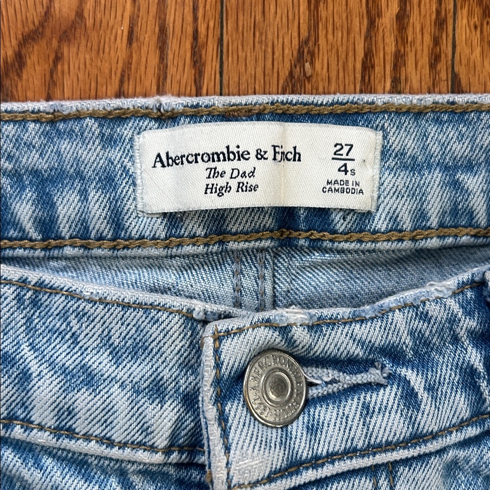 Abercrombie & Fitch The Dad High Rise Jeans - Picture 4 of 6